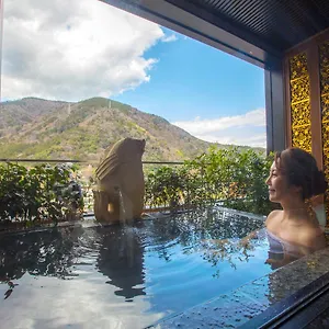 Balinese Onsen Airu 4*, Hakone Japón